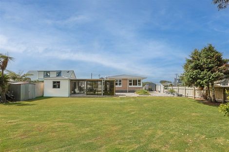 Photo of property in 20 Cook Street, Carters Beach, Westport, 7825