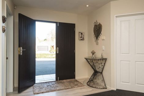 Photo of property in 2 The Stables, Woodend, 7610