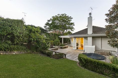 Photo of property in 1/53 Corunna Road, Milford, Auckland, 0620