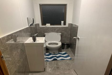 Photo of property in 8 Garner Place, Glenfield, Auckland, 0629