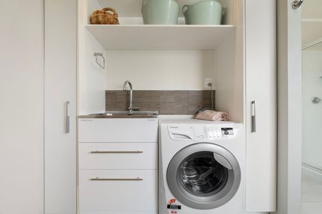 Photo of property in 5 Darroch Street, Fairy Springs, Rotorua, 3015