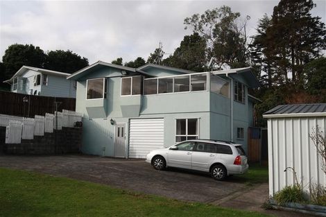 Photo of property in 14 Oawai Place, Marfell, New Plymouth, 4310