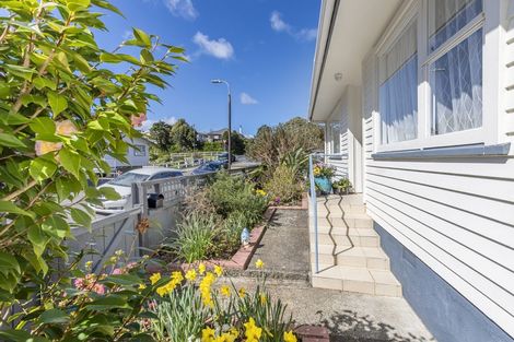 Photo of property in 2a Wilfred Street, Tawa, Wellington, 5028