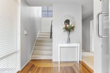Photo of property in 2/43 Princes Street, Northcote Point, Auckland, 0627