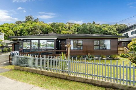 Photo of property in 1/13 Woodlands Crescent, Browns Bay, Auckland, 0630