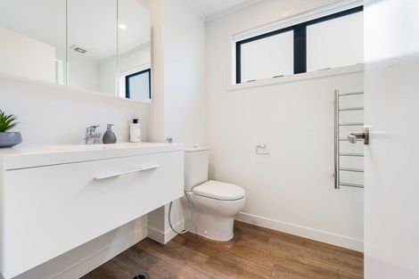 Photo of property in 1/2 Brandon Road, Glen Eden, Auckland, 0602