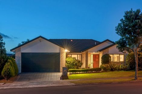 Photo of property in 71 Moyrus Crescent, East Tamaki Heights, Auckland, 2016
