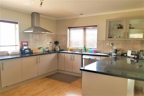 Photo of property in 16 Tavua Lane, Ranui, Auckland, 0612