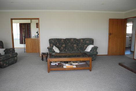 Photo of property in 12 Timaru Road, Waimate, 7924