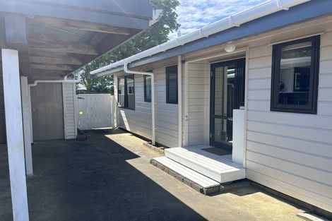 Photo of property in 41 Riversdale Drive, Merrilands, New Plymouth, 4312