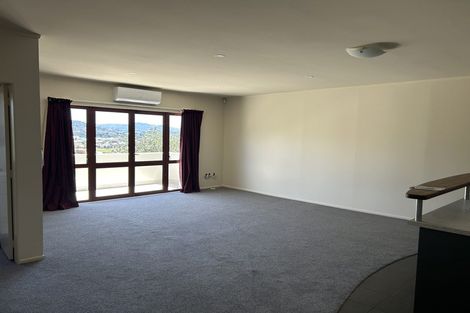 Photo of property in 5 Mitika Way, Strathmore Park, Wellington, 6022