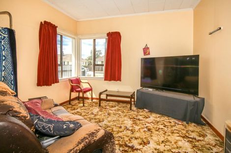 Photo of property in 304 Palmerston Street, Westport, 7825