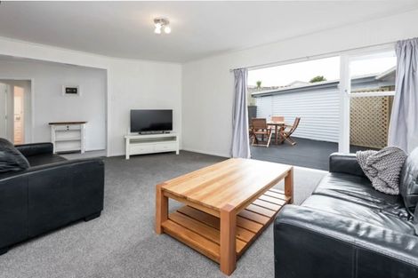 Photo of property in 21 Minaret Drive, Bucklands Beach, Auckland, 2014