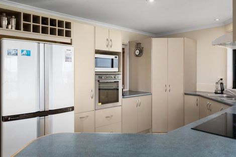 Photo of property in 910 State Highway 2, Tanners Point, Katikati, 3177