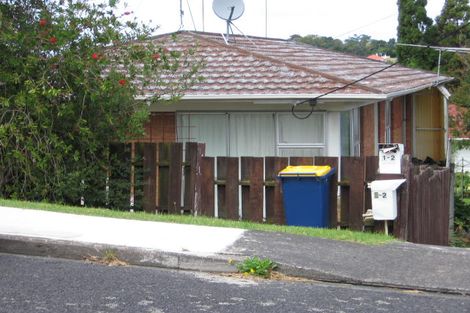 Photo of property in 2/2 Lambrown Drive, Totara Vale, Auckland, 0629