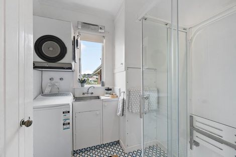 Photo of property in 4 Indus Street, Khandallah, Wellington, 6035