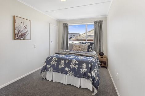 Photo of property in 130 Main Road, Titahi Bay, Porirua, 5022