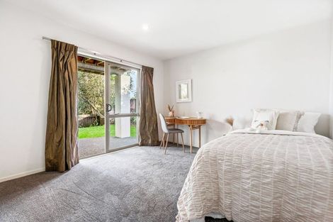 Photo of property in 80c Golf Road, New Lynn, Auckland, 0600