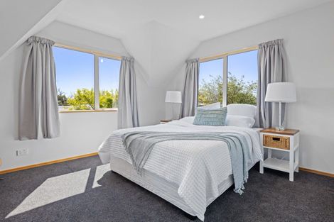 Photo of property in 16 Patricia Place, Harewood, Christchurch, 8051