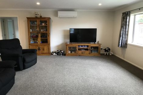 Photo of property in 35 Hamlet Street, Stratford, 4332