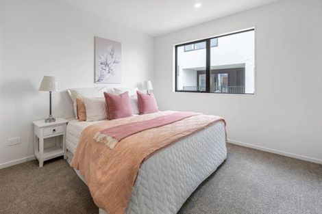 Photo of property in 2/24 Great South Road, Manurewa, Auckland, 2102