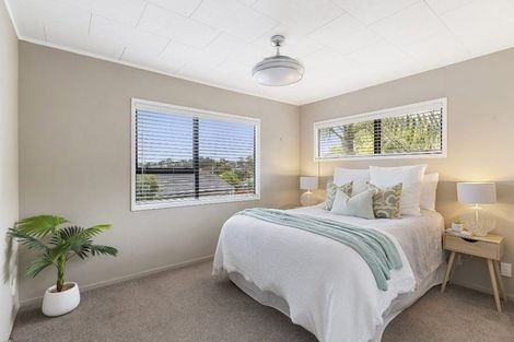 Photo of property in 9 Kupari Place, Totara Vale, Auckland, 0629