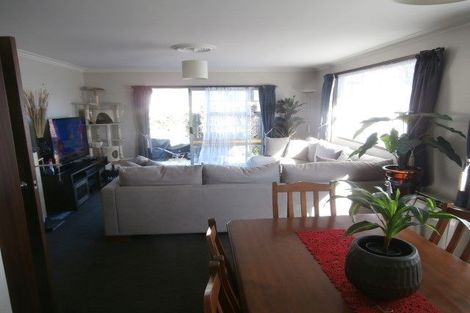 Photo of property in 1/5 Salford Avenue, Redwood, Christchurch, 8051