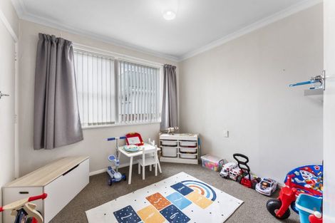 Photo of property in 34 Saint Annes Street, Levin, 5510