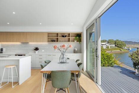Photo of property in 16 Vanita Drive, Whitianga, 3510