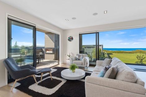 Photo of property in 6 Taiawa Place, Omaha, 0986