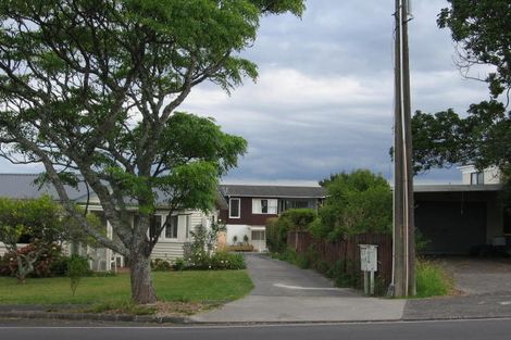 Photo of property in 1/1006 Beach Road, Torbay, Auckland, 0630
