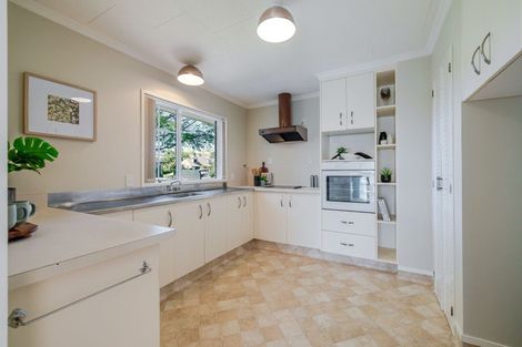 Photo of property in 17 Earl Place, Hokowhitu, Palmerston North, 4410
