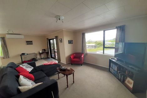 Photo of property in 2 Zircon Place, Wiri, Auckland, 2104