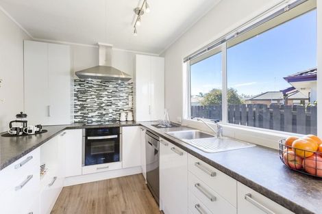 Photo of property in 1/1 Barbados Drive, Unsworth Heights, Auckland, 0632