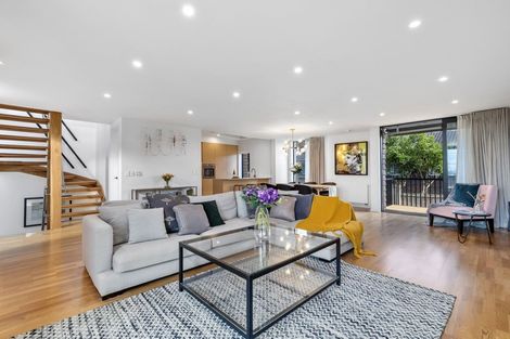 Photo of property in 58c Potter Avenue, Northcote, Auckland, 0627