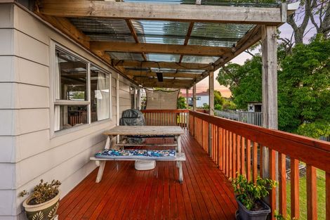 Photo of property in 11 Seakens Way, Glen Eden, Auckland, 0602