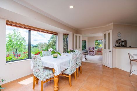 Photo of property in 64 Matakohe Road East, Matakohe, 0593