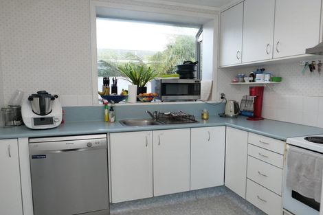 Photo of property in 17a Andrew Street, Waikanae, 5036