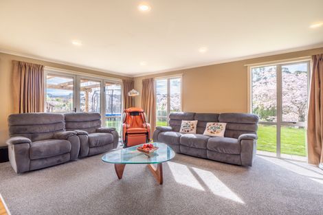 Photo of property in 37 Duxford Crescent, Fairfield, Dunedin, 9018