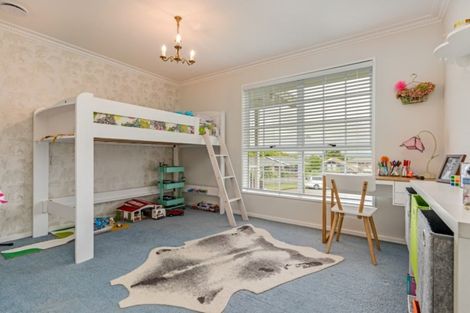 Photo of property in 35 Park View Avenue, Feilding, 4702