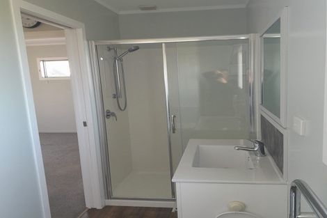 Photo of property in 34 Ocean View Rise, Ruakaka, 0116