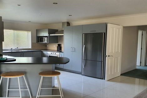 Photo of property in 5 Resolution Place, One Tree Point, 0118