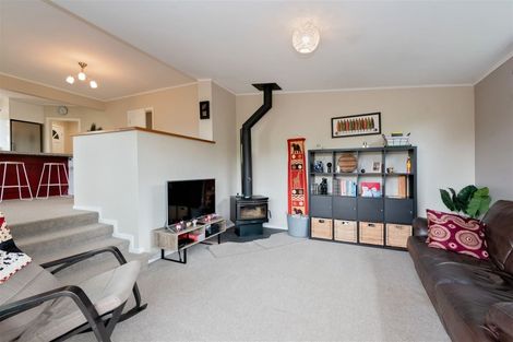 Photo of property in 44 Trelawn Place, Cockle Bay, Auckland, 2014