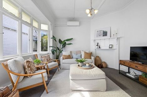 Photo of property in 72 Barrett Street, Westown, New Plymouth, 4310