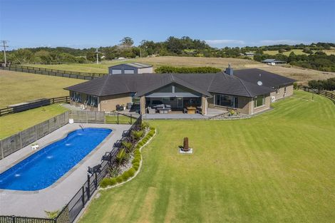Photo of property in 10 Joblin Road, Wainui, Silverdale, 0994