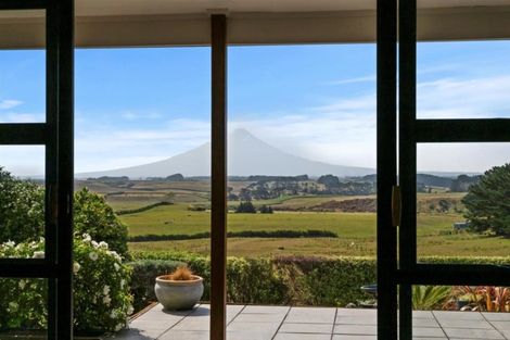 Photo of property in 14 Normanby Road, Normanby, Hawera, 4675