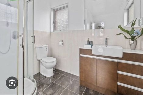 Photo of property in 16 Colin Wild Place, Glenfield, Auckland, 0629