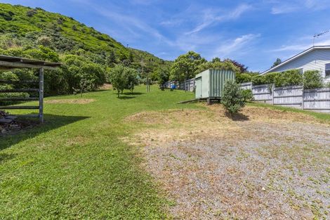 Photo of property in 61a Kotare Street, Waikanae, 5036