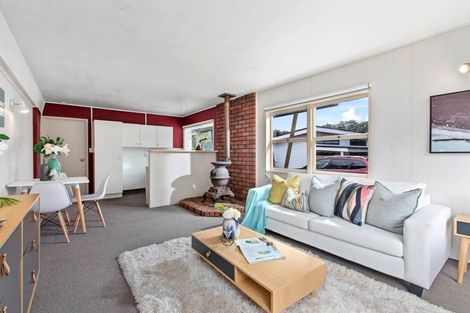 Photo of property in 15 Brunton Place, Glenfield, Auckland, 0629