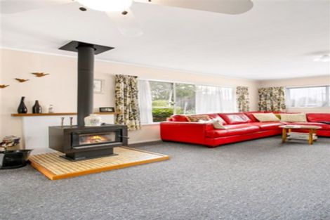 Photo of property in 2/46a Kamara Road, Glen Eden, Auckland, 0602